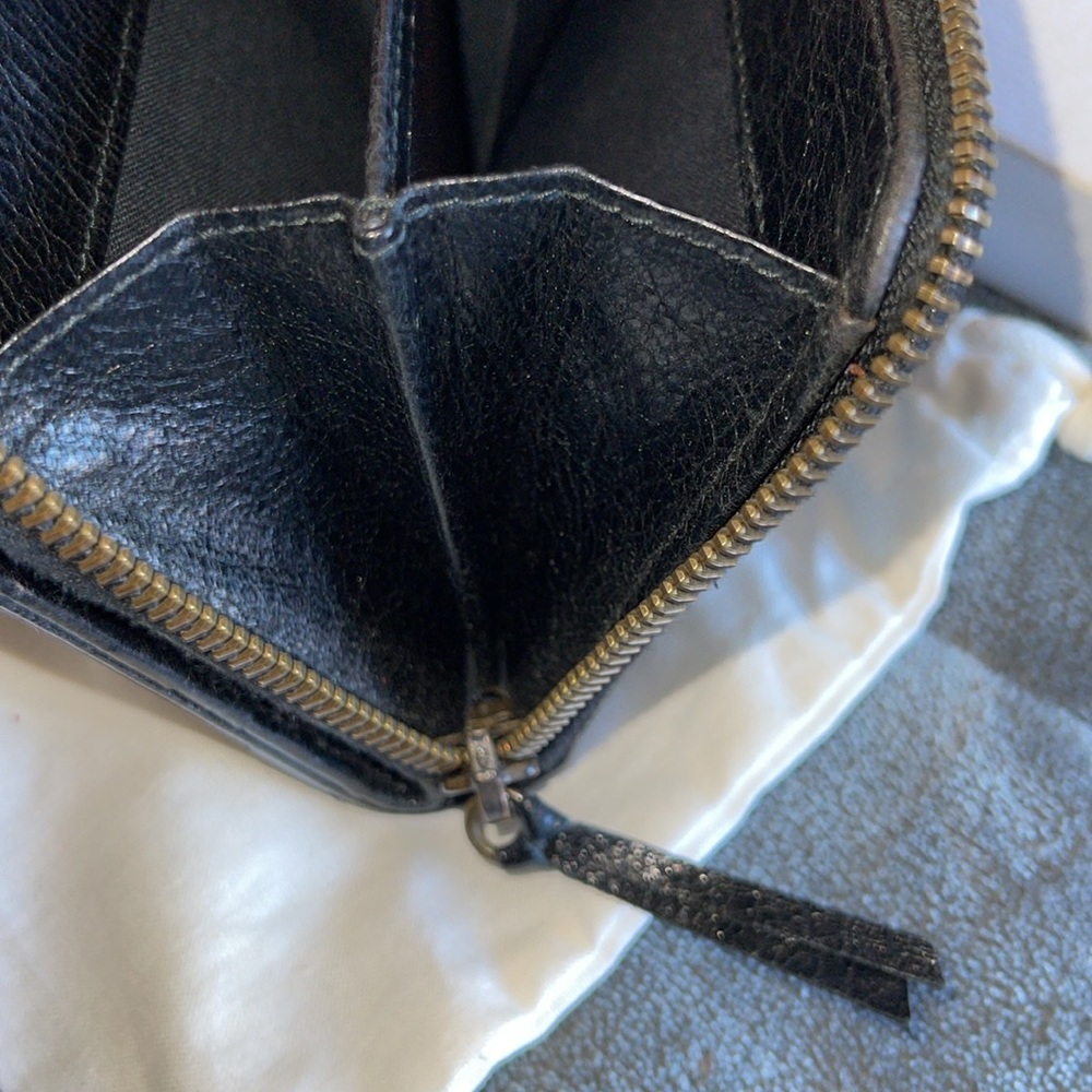 Balenciaga Preloved wallet great condition comes with box n dust bag - Picture 10 of 10